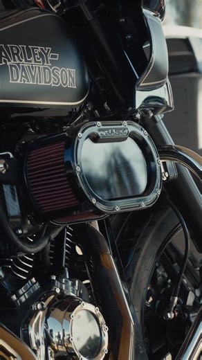 Trask Performance on Instagram: "The Trask Big Papi High Flow Air Cleaner delivers timeless style backed by real, dyno-proven performance. This intake doesn’t just dress up the bike — it moves significantly more air for stronger response and improved power across the curve. A high-capacity filter works with the internal velocity stack to reduce restriction and increase airflow. The billet aluminum backing plate features an integrated breather recirculation system, creating a clean, efficient sto