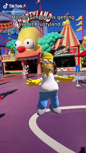 Homer Simpson in Krustyland Universal Studios Hollywood #thesimpsons #simpsonsdance #homerdance #simpsons #krustyland #springfield