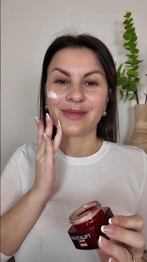 L’Oreal Paris anti-aging and anti-blemish serum!