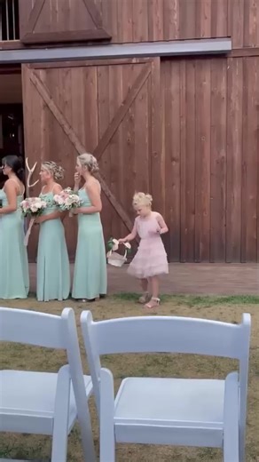 Adorable Wedding Moments with a Funny Baby Bee