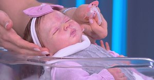 Vídeo mostra prisão de homem que bateu em bebê acreditando ser reborn | CNN Brasil