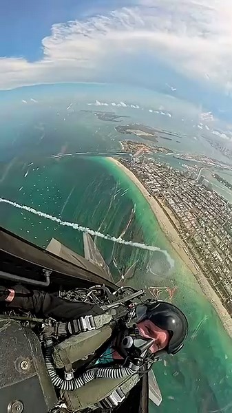 POV: You Fly The F22 Raptor 💨