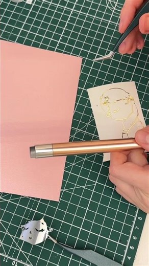 How to glue vinyl after plotter cutting ✨ #diycrafts #cameo4 #envelopeideas #vinylstickers #handmade