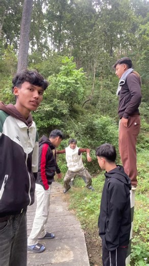 kahani suru garu mailay ka bata😂 #ctwnmuser🇳🇵💞 #chitwan_muser🇳🇵fypシ❤️ #smdharu #viralvideo #goviral @एlex.!🐽 @अजय तामाङ @Moktan @ÆBÏẞHËK🚬 @kanxa. xora❤️‍🩹❣️