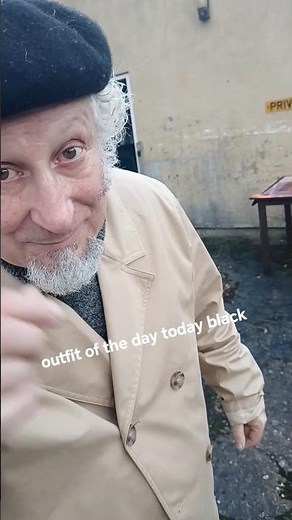 short mac black beret