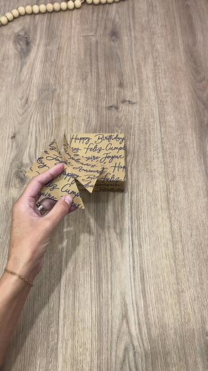 352K views · 1.7K reactions | Sometimes adding a little something extra is all it takes to make your gift wrap stand out #beeandbloomswraps #giftwrapping #wrappinggifts | Bee And Blooms | Facebook