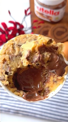 Nutella Cookie Pie | Chocolate Lover Recipe #nutella #chocolate #cookiepie