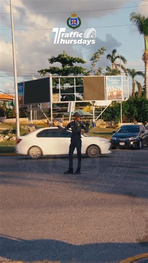 📍Howard Cooke Boulevard, Montego Bay, St. James The police continue to maintain a smoother flow of traffic in the area. #TrafficThursdays #AForce4Good | Jamaica Constabulary Force