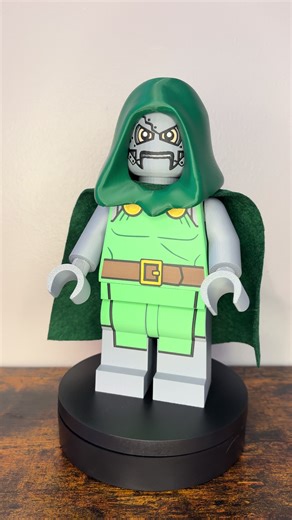 This is a little bit different from my typical big fig video. I got a new toy (the spinning base) and wanted to use it for a video—I’ll still likely share an assembly vid for Dr. Doom later on, but for now Dr. Doom in 360 is what we’ve got! I designed this LEGO Dr. Doom in blender and printed it on my @BambulabGlobal P1S using @Polymaker 3D filaments PLA (as well as an eSUN PLA dark green) If you like what you see be sure to give me a follow on @Thangs3D and @Makerworld to keep up with my larger