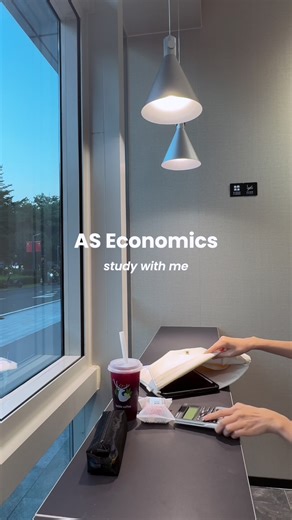 Day 4: Alevel Essay God #alevel #studytok #alevelcopilot #economicsalevel #alevelstudent