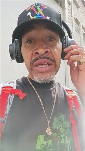 ✍🏾 library security and staff are pedophiles. 🤧