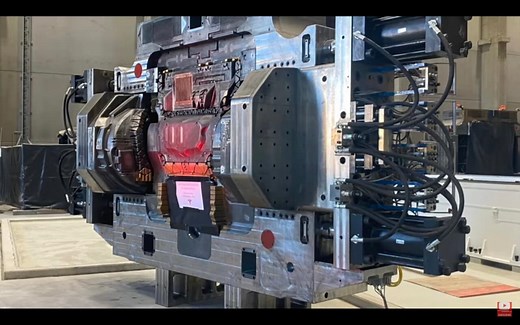 テスラ、「一体成型車体」鋳造可能な12,000tのギガプレスを開発！