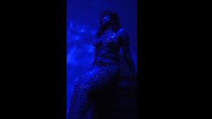 Mermaid Glitter- Playing with light and glitter