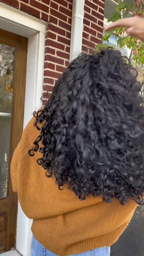 Transformation by Hair Stylist Luis: From Crusty to Shiny Curls