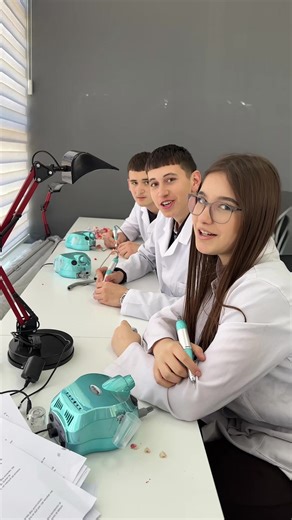 Energjia dhe zbavitja në laboratorin dentar