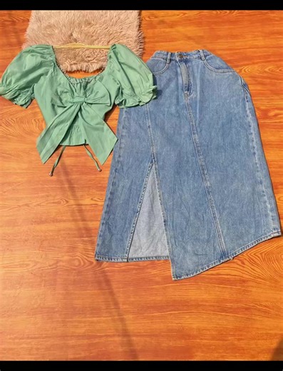 Arrivage Ensemble jupe à seulement 3000f intégré le groupe pour ne rien rater Le lien en Bio #newarrivals💕 #vetementsdequalitéàpetitprix #fyyypppppppppppppp #pourtoi#visibilité