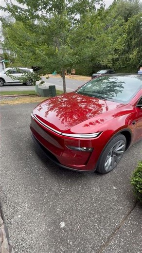 2026 Tesla Model Juniper Ultra Red Drive | 20” Helix Wheels