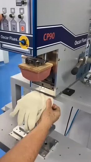 Oscar Flues | Tampografia on Instagram: "👕 Imprima em tecidos com tampografia! Personalize peças têxteis com rapidez e qualidade. 🚀Quer aumentar a sua produtividade? Entre em contato e descubra como a tampografia pode transformar o seu processo de produção. ________ 👕 Print on fabrics with pad printing! Customize textile pieces quickly and with high quality. 🚀Want to boost your productivity? Get in touch and find out how pad printing can transform your production process."