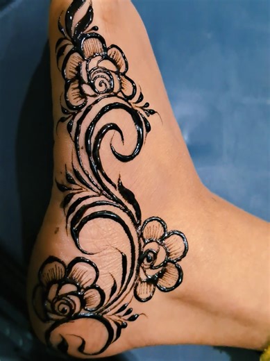 Art of Henna: Arwa's Stunning Sudanese Designs