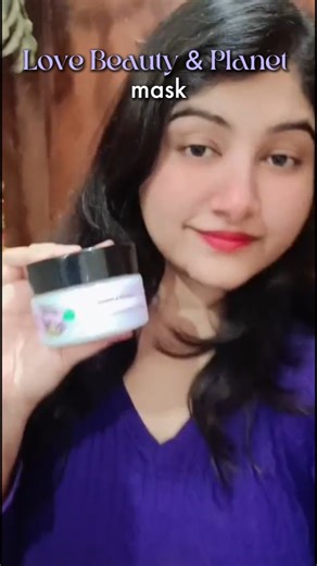 Pooja yadav on Instagram: "#AD Finally found a hair mask that works for Indian hair and humidity 🌦️ Sulphate-free, naturally derived, and your hair frizz stays under control for hours ✨ Comment LINK to check it out. . . #LoveBeautyAndPlanet #LBPHairMask #HairCareIndia #FrizzControlled (IndianHairCare SmoothHairDays ArganOilHair SulphateFreeHair HairGoals)"