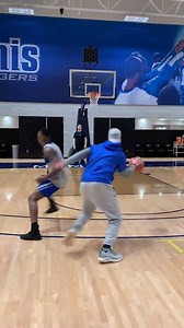 Former NBA Rookie of the Year, 6th Man & 2 x Champion Mike Miller showing some young players he still has game! | Ballislife