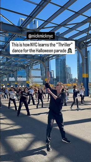 This is how NYC learns the “Thriller” dance for the Halloween parade 🧟‍♀️