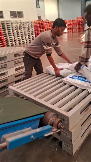 Telescopic conveyor machine