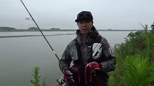 BlueBlueテスター西岡佑一がデイゲームにて吉野川のリバーシーバスを攻略！ イナっ子についたシーバスを様々なBlueBlueルアーを駆使して攻略する様子は必見です！！ 捕食シーン満載の大迫力映像となっております。 本編はコチラ https://www.youtube.com/watch?v=jAzUYr7w8GI 【西岡佑一SNSリンク】 Blog/徳島発！阿波ぁBEAT! http://www.fimosw.com/u/chama0523 Facebook https://www.facebook.com/profile.php?... Instagram https://www.instagram.com/yuichi_nish... 主な使用ルアー：ガボッツ、シャルダス、スネコン お買い求めはお近くの小売店様 又は、ブルーブルーオンラインショップまで！！ https://www.bluebluefishing.com/item/... | BlueBlue ブルーブルー株式会社