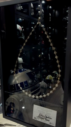 I’m in love with my Ahsoka Padawan Beads. These handmade metallic beads and custom display case were made for me by my good friends Ryan and Julie @rwcprops and I’m still over the moon on how amazing this came out! The plaque was signed by @ashleyeckstein which just takes the display to another dimension! #ahsoka #clonewars #starwarsreplicas #collectionwars #starwars #501st #anewhope #empirestrikesback #returnofthejedi #theforceawakens #thelastjedi #riseofskywalker #rogueone #solo #jedi #sith #d