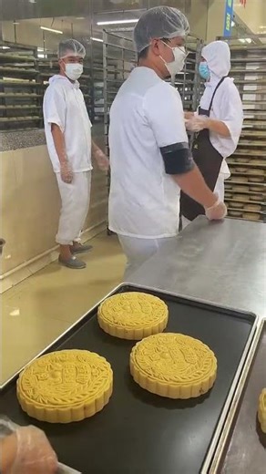 When Quality Control Turns into Flour Wars#baking #chineseburger#mooncake