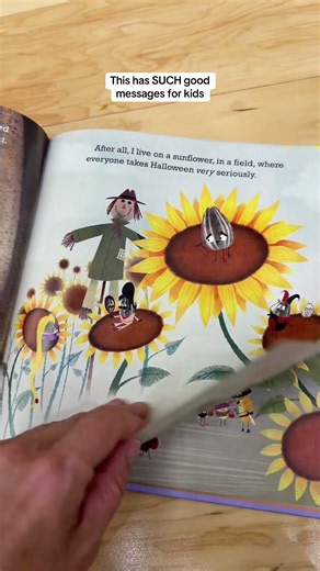 This Halloween book for kids is SO CUTE 🥰