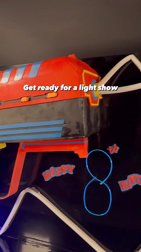 The making of laser gun birthday cake 🎉 #lasertag #lasertagparty #birthdaycake #birthdaycakes #lazer #amazingcakes #boysbirthdaycake #boysbirthdayparty #boysbirthdayideas #rgblights #goveergb #lasergun #birthdayparty | MichelleSugarArt