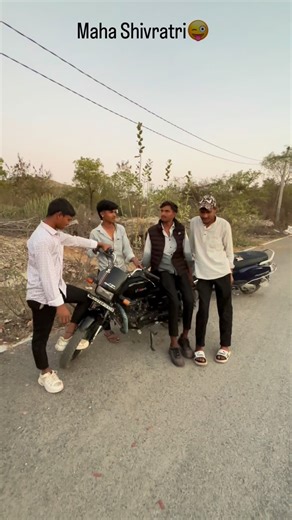 Kishn Bhagora on Instagram: "Maha Shivaratri Funny video . . .kishn__Bhagora__712#waiting #comedy#viral #explore #instagram 😜"