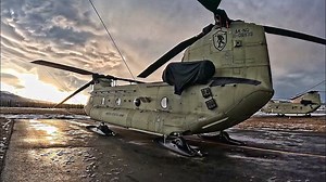 US Army helicopter troop carrier • Chinook CH-47