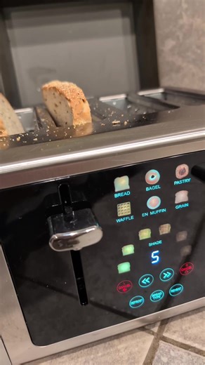 Discover the Ultimate Four-Slot Toaster