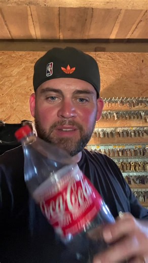 Ouvrir une porte claquée facilement avec une bouteille de Coca