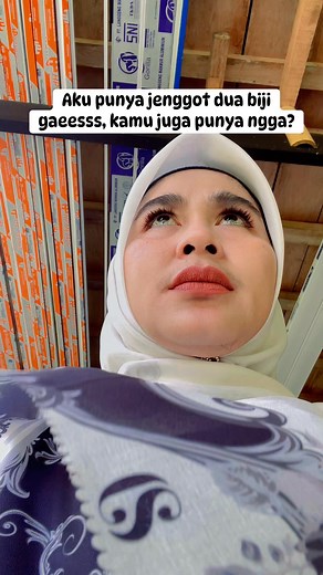 116K views · 7K reactions | Kalau rontok tumbuh lagi hahahaha #comunitygathering #digitalcreator #engagingcontent #inspiringcontent #personalstory #photography #localevent | Renarti Sabiring | Facebook