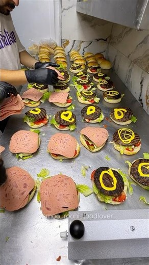 چیزبرگر کالباسی اینجوری تند تند تولید میشه 😅👌