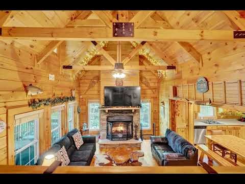 Poconos Log Cabin Fat Rabbit River View