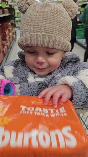 FIRST EVER TIME SHOPPING AND IT WAS SO MUCH FUN WITH DADDY #son #shopping #funny