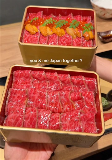 안녕하세요, 탐닉입니다. 2025년 한 해 동안 세어보니 320곳이 조금 넘는 장소를 다녀왔는데요. 일본의 음식과 경험을 주로 기록하고 있습니다. 현지에서 오래 사랑받아온 식당, 경험해 보면 기억에 남는 공간들, 그리고 여행하는데 조금이나마 도움이 될만한 내용들을 담고 있습니다. 일본 여행을 계획하고 계시다면 조금 더 깊게, 조금 더 즐길 수 있는 힌트가 되었으면 좋겠습니다. 올 한 해 정말 많이 감사드리고 2026년에도 잘 부탁드립니다🙇🏻‍♂️ 새해 복 많이 받으세요🖤 Hello, this is Space Tamnik. Over the course of 2025, I found myself visiting a little over 320 places, mainly documenting food and experiences across Japan. I focus on restaurants that have been loved by locals for years, spaces t