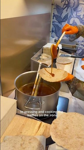Must try - Stroopwafel making class - Amsterdam 🧇🇳🇱 📍 flagship waffle experience