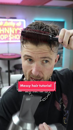 Messy Hair Tutorial: How to Get That Messy Look