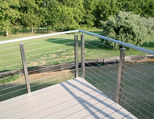 [Hot Item] Exterior Deck Stainless Steel Round Post and Handrail Wire Balustrade