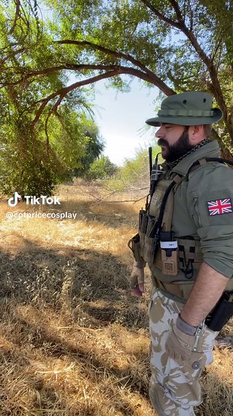 Coke & Water @Ven #CoconutWater #CaptainPrice #CaptainPriceCosplay #GhostCosplay #ModernWarfare #MW