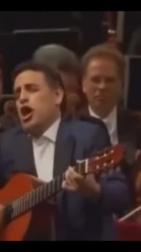 Cucurrucucú Paloma: Juan Diego Flórez en La Scala