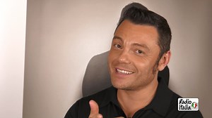 146K views · 6.5K reactions | Qual è la canzone preferita da Victor, marito di Tiziano Ferro, dell'album "Accetto Miracoli"? Tiziano ce lo racconta, "In primo piano"! | Radio Italia | Facebook