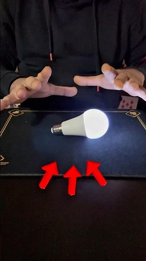 COOL MAGIC TRICK WITH A LIGHT BULB 🪄💡 #magic #trend #tricks