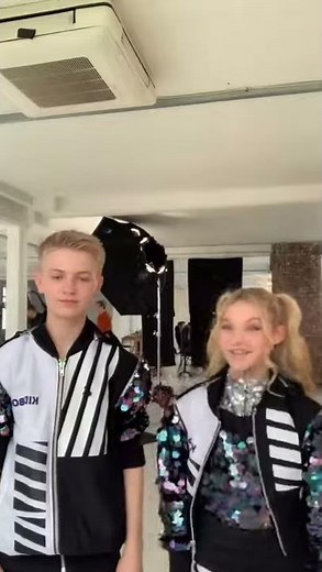 Kidz Bop Max and Mia • Max Kenward and Mia Mcloughlin tik tok •Kidz Bop Uk .