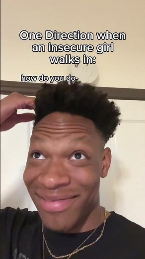 One Direction when an insecure girl walks in #relatable #onedirection #whatmakesyoubeautiful